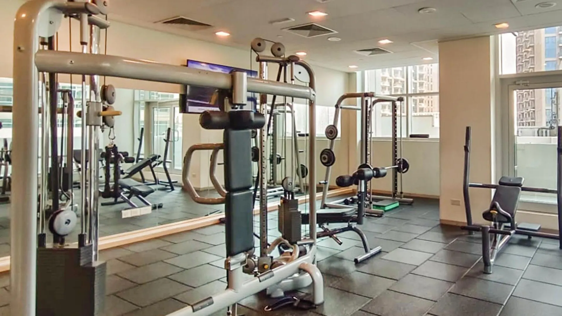 Close To Metro - Classic 2Br In Loft East,Downtown Dubai Apartamento