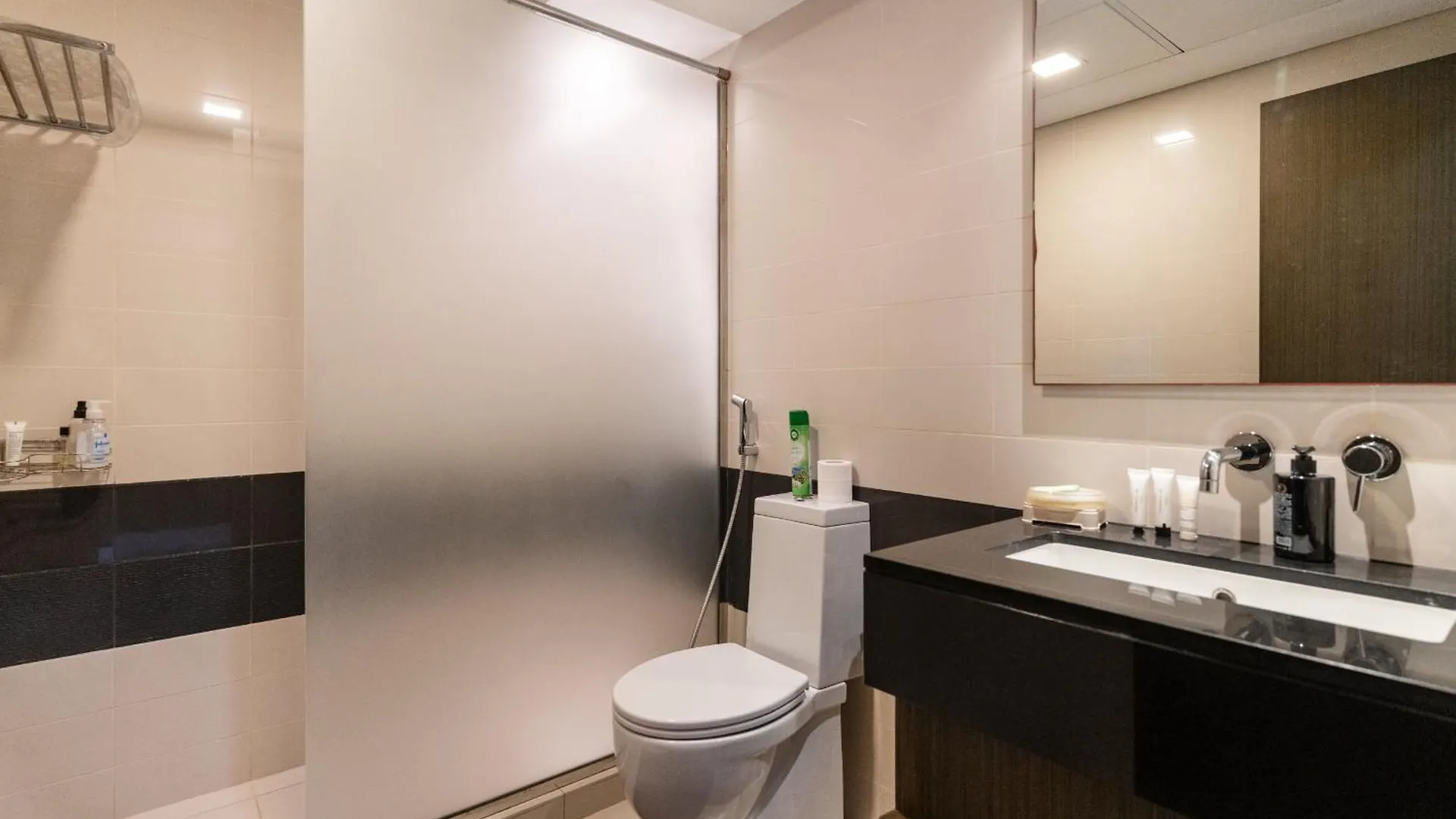 Close To Metro - Classic 2Br In Loft East,Downtown Dubai