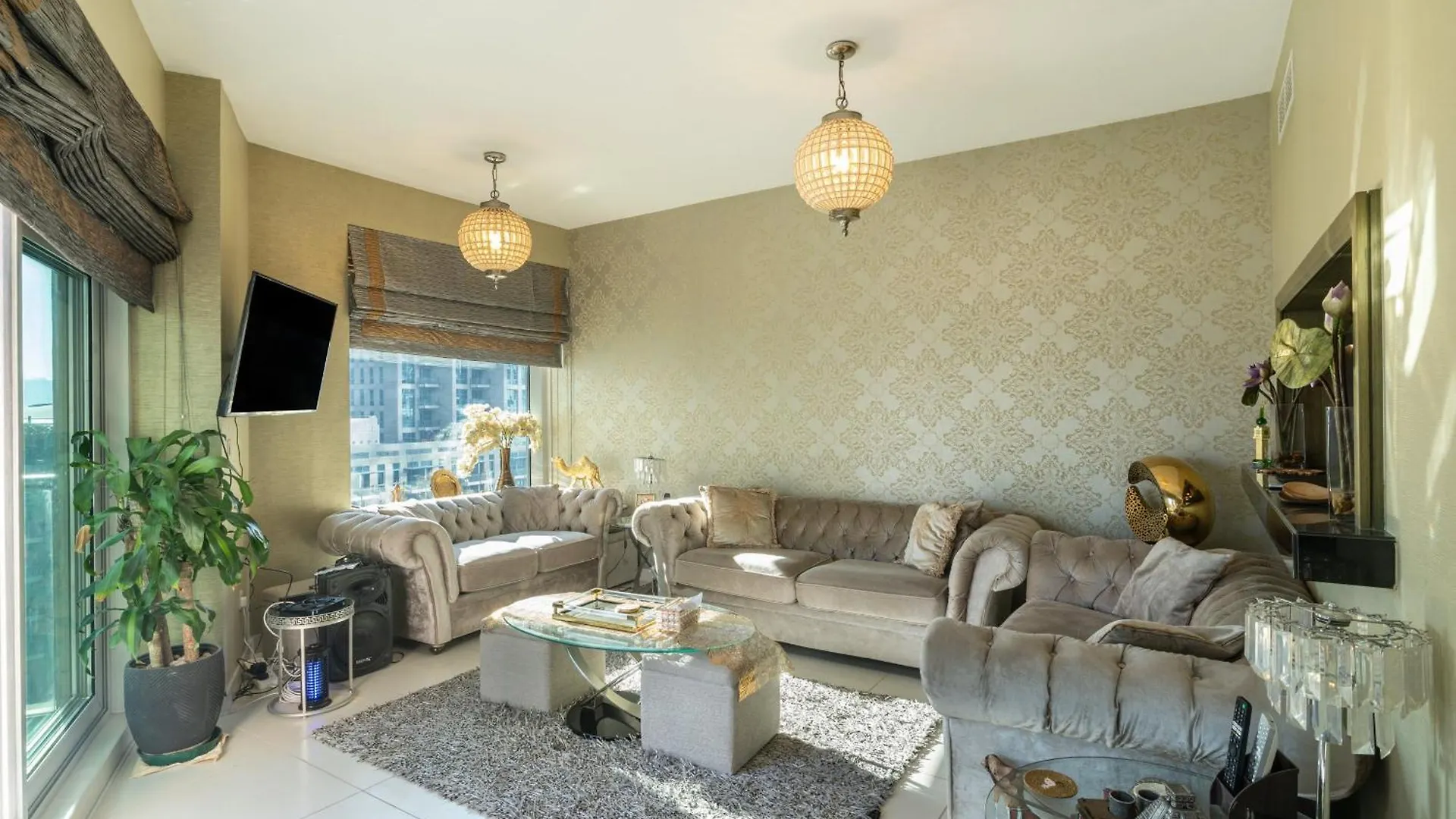 Close To Metro - Classic 2Br In Loft East,Downtown Dubai