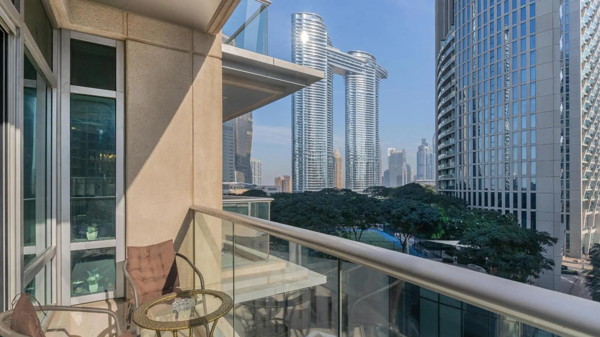 Close To Metro - Classic 2Br In Loft East,Downtown Dubai Apartamento